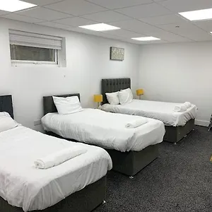 Huge Close To Centre With Free Secure Parking , Leeds (West Yorkshire) United Kingdom